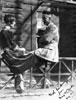Claude et Mary sur la rampe de la véranda, mai 1927. 